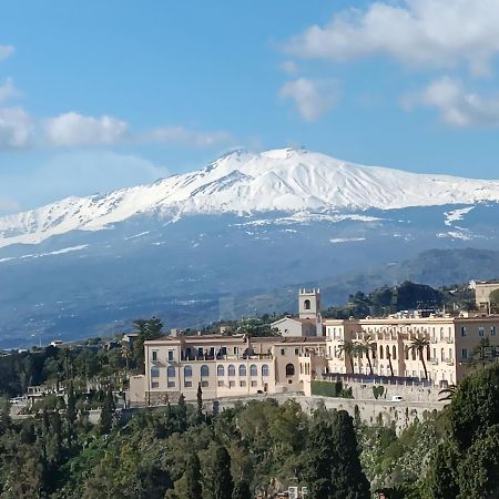 Aly Art Apartment Taormina Duomo, Gulf & Etna View מראה חיצוני תמונה