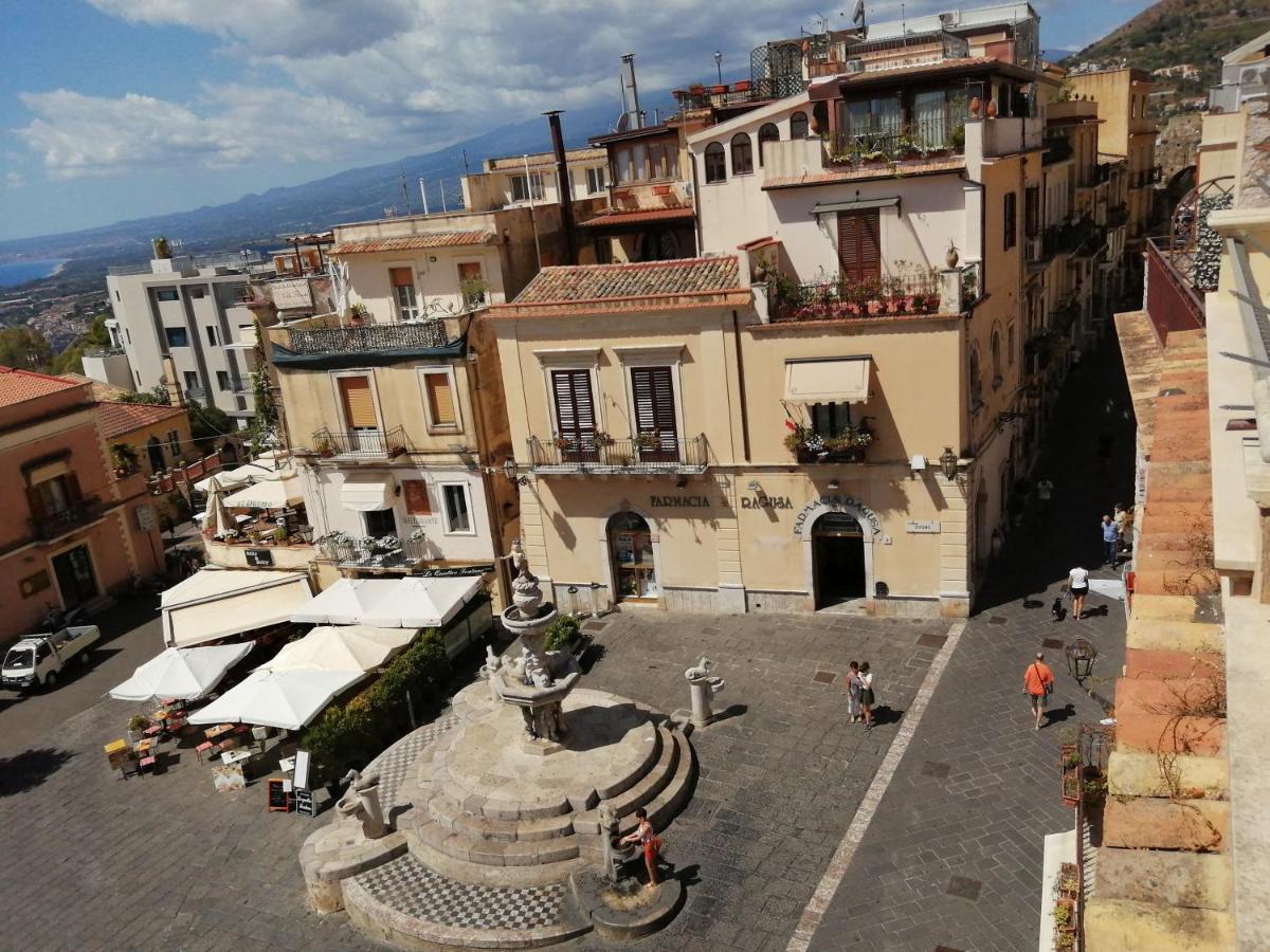 Aly Art Apartment Taormina Duomo, Gulf & Etna View מראה חיצוני תמונה