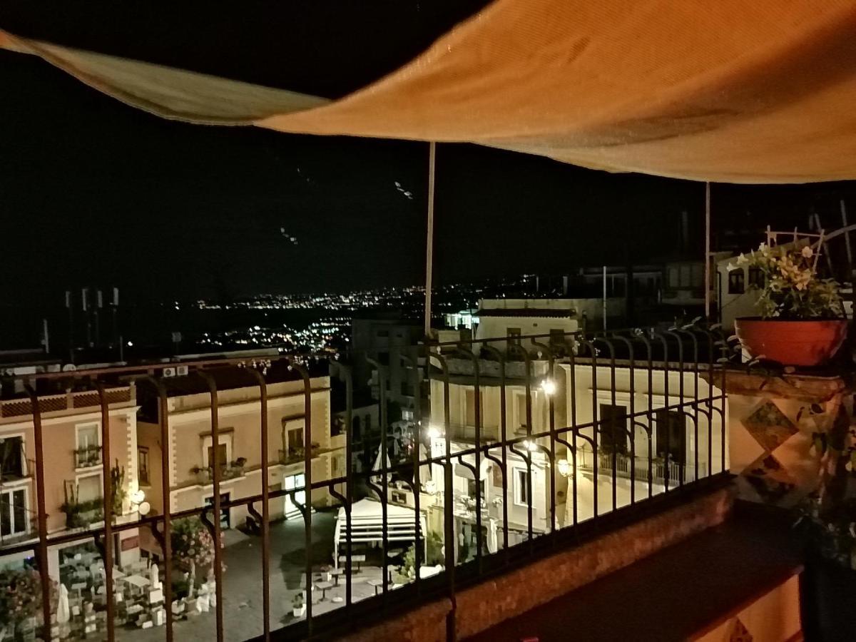 Aly Art Apartment Taormina Duomo, Gulf & Etna View מראה חיצוני תמונה