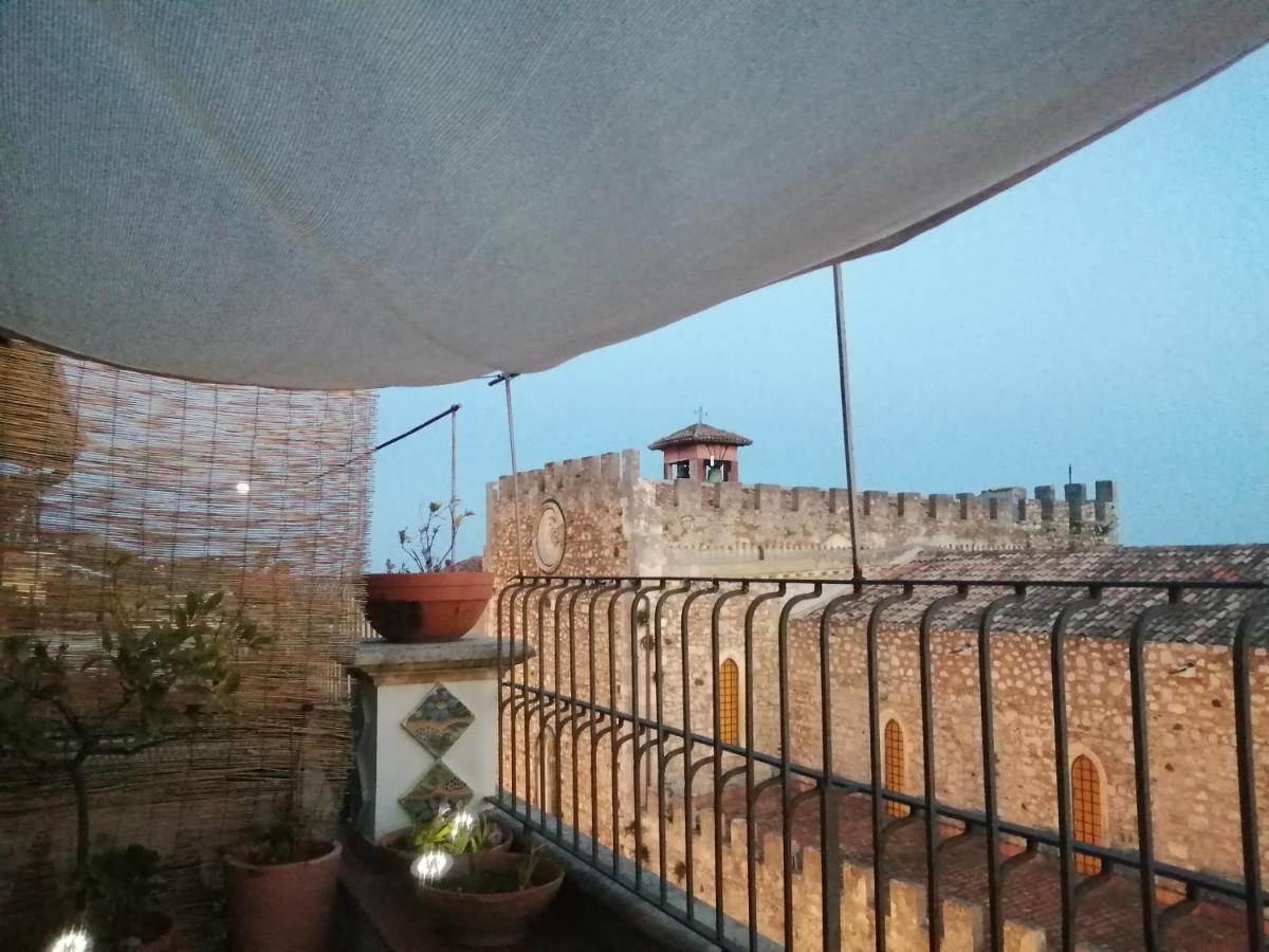 Aly Art Apartment Taormina Duomo, Gulf & Etna View מראה חיצוני תמונה