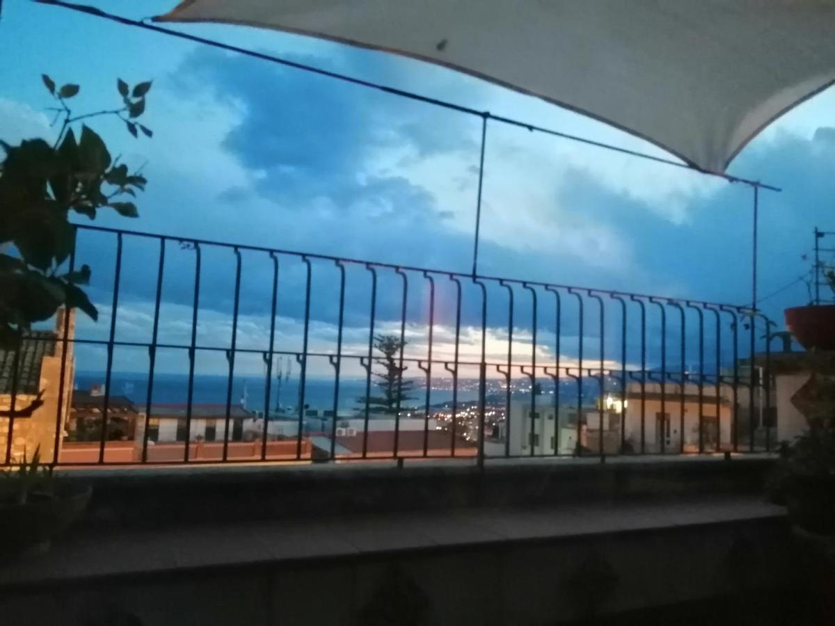 Aly Art Apartment Taormina Duomo, Gulf & Etna View מראה חיצוני תמונה