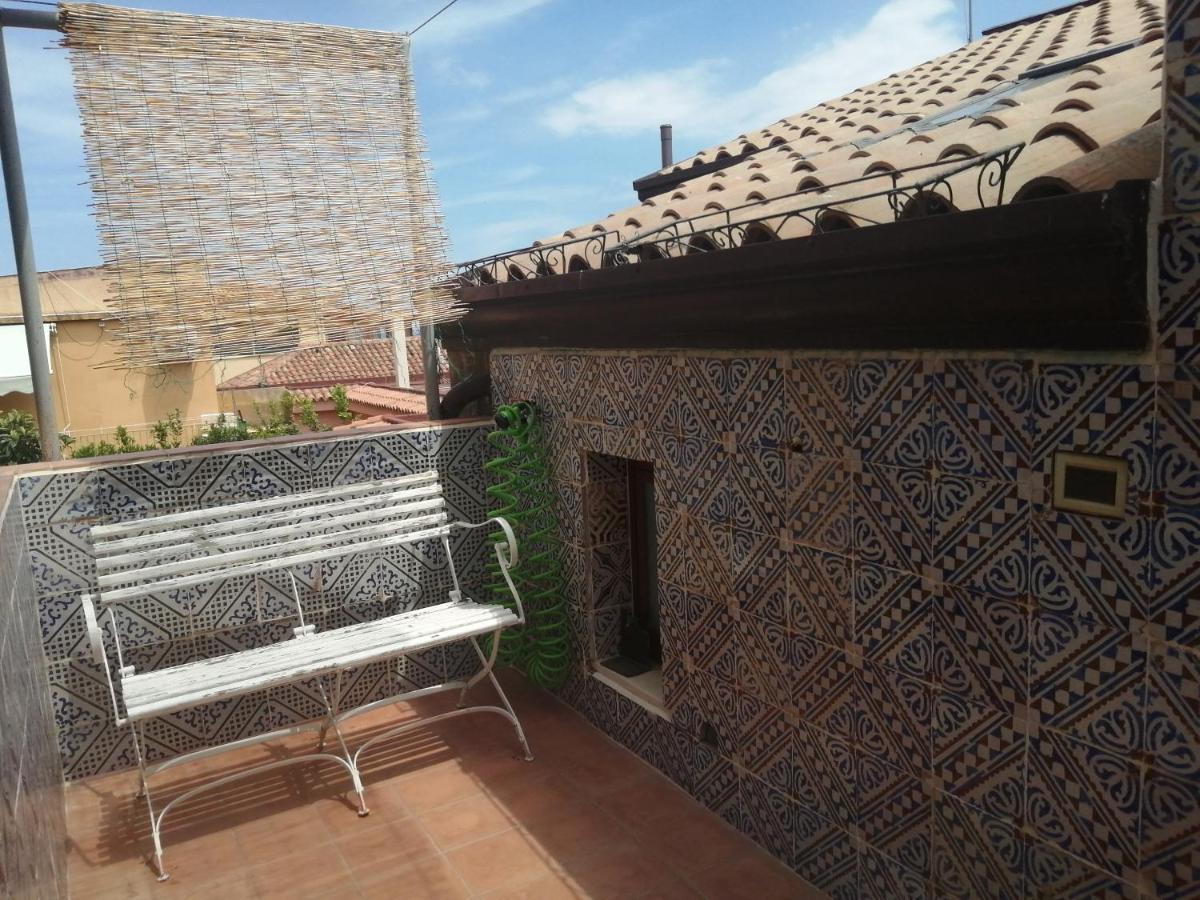 Aly Art Apartment Taormina Duomo, Gulf & Etna View מראה חיצוני תמונה