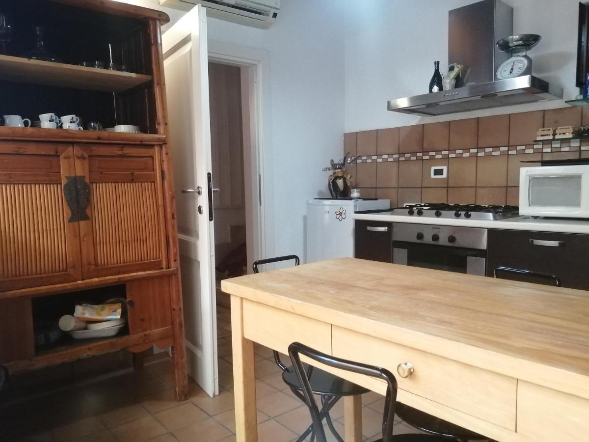 Aly Art Apartment Taormina Duomo, Gulf & Etna View מראה חיצוני תמונה