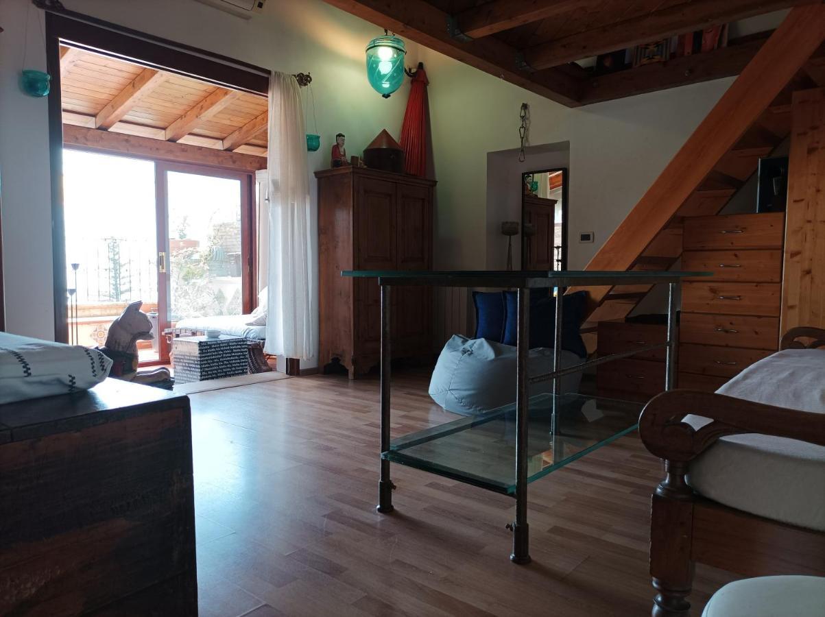 Aly Art Apartment Taormina Duomo, Gulf & Etna View מראה חיצוני תמונה