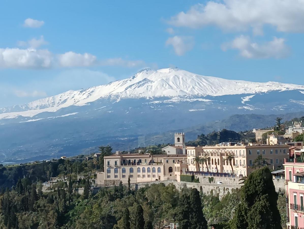 Aly Art Apartment Taormina Duomo, Gulf & Etna View מראה חיצוני תמונה