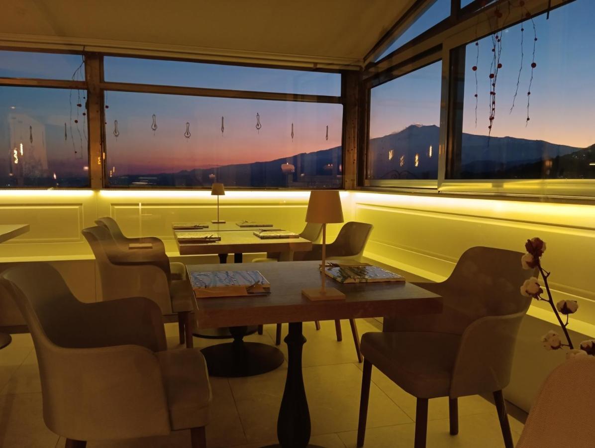 Aly Art Apartment Taormina Duomo, Gulf & Etna View מראה חיצוני תמונה